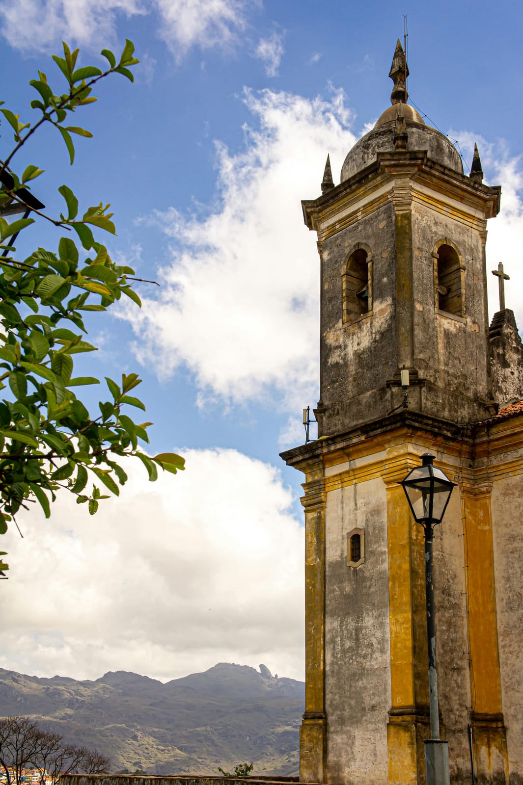 Araxá: a cidade das águas mágicas, da lama negra e da inesquecível Dona Beja