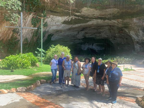 Visita a uma gruta durante a caravana espirita de novembro de 2025