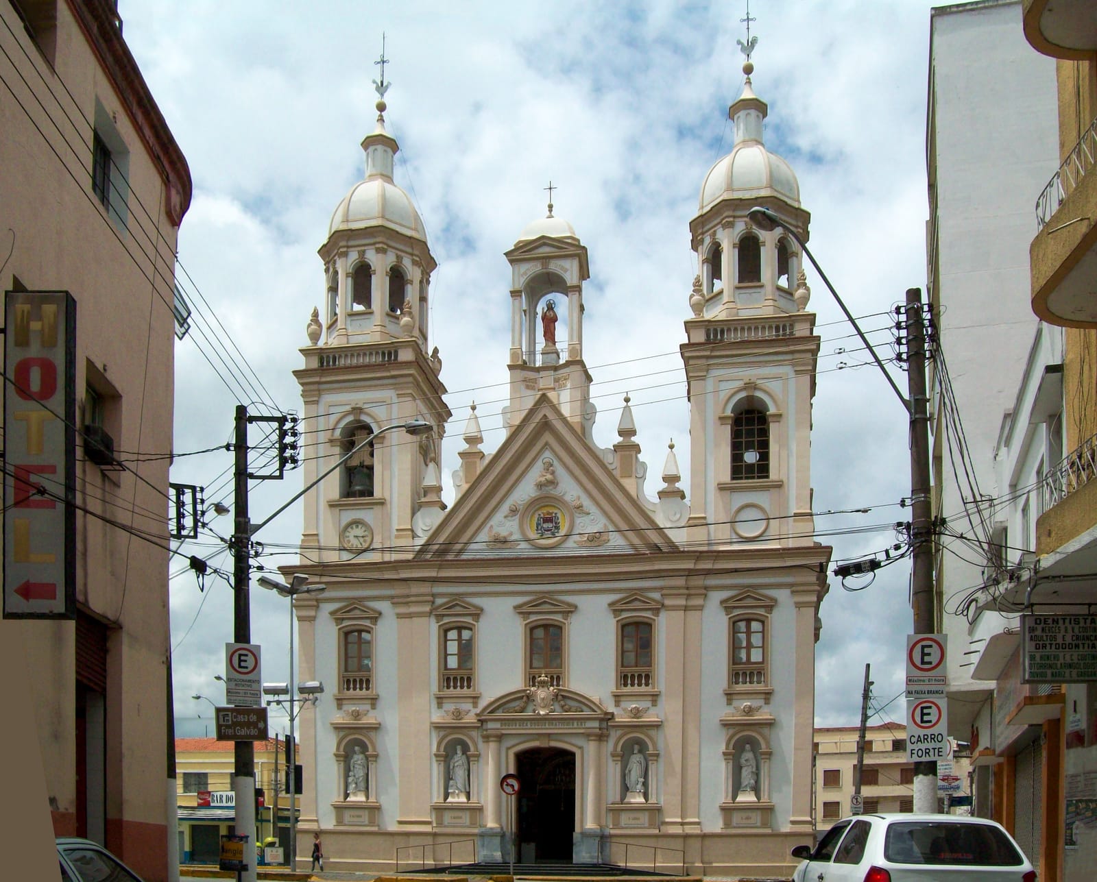 Junho 2026: Aparecida e Frei Galvão