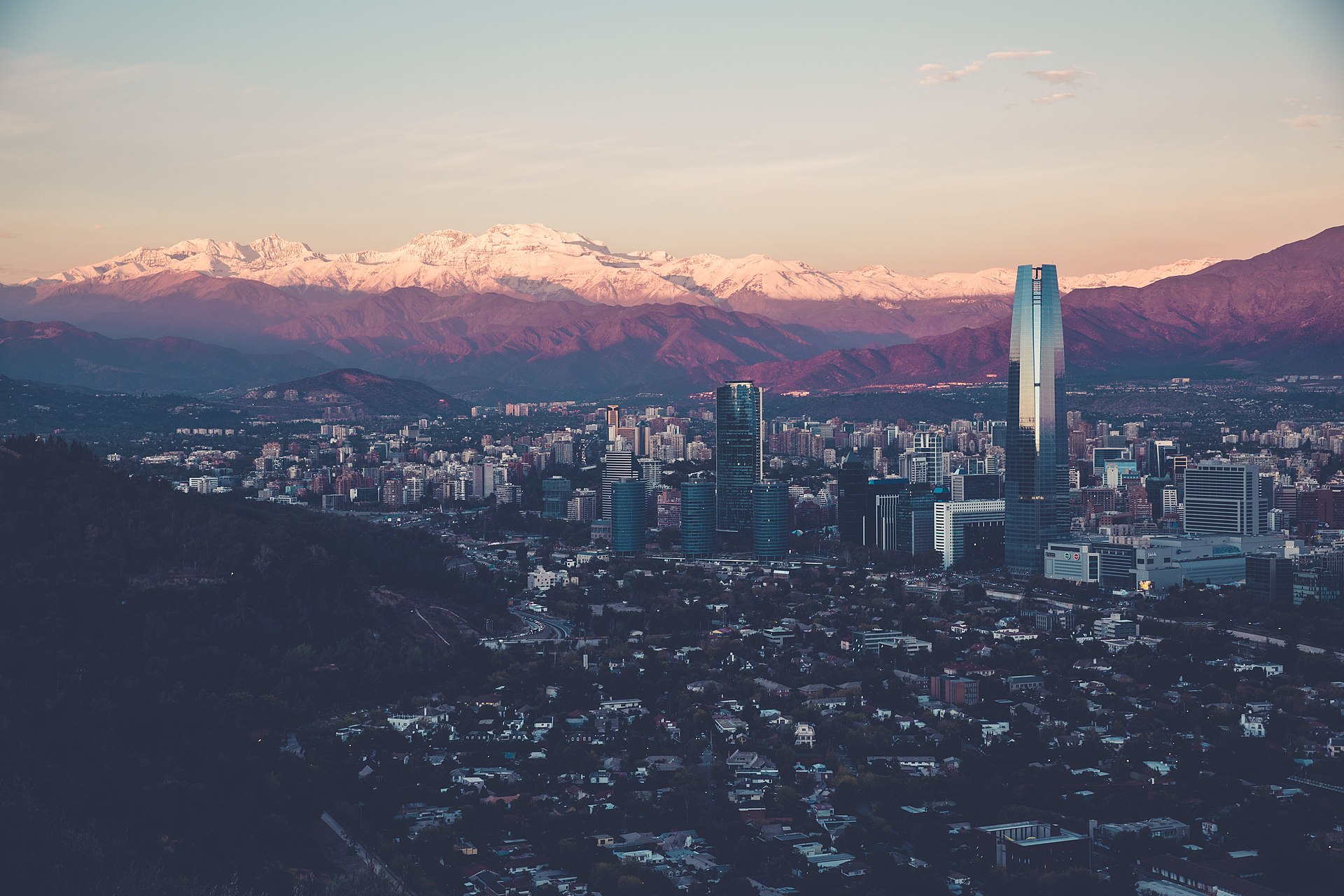 Santiago do Chile: a capital onde os Andes nevados aparecem no fim da rua