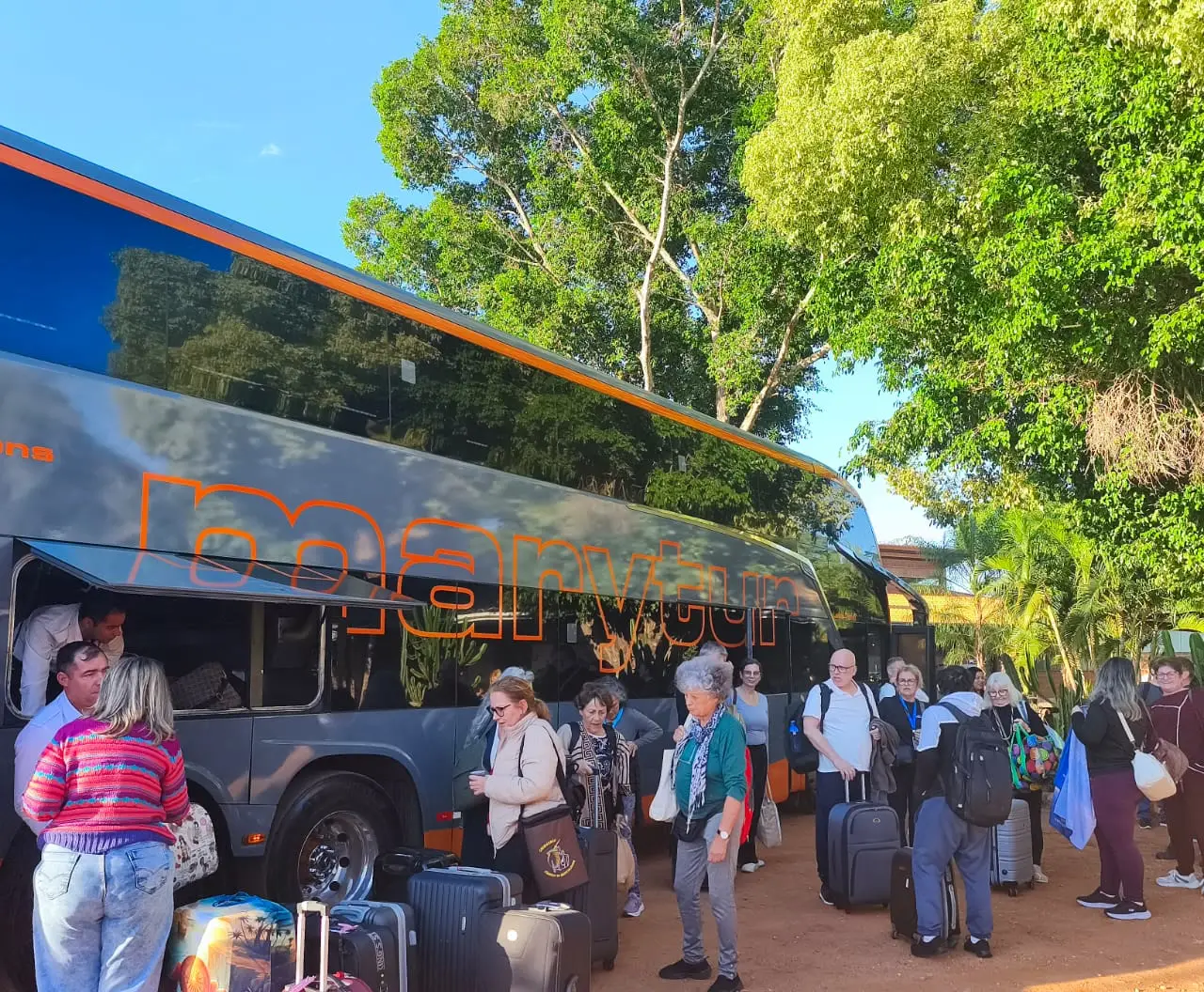How to hire a coach for a group trip: what to ask first